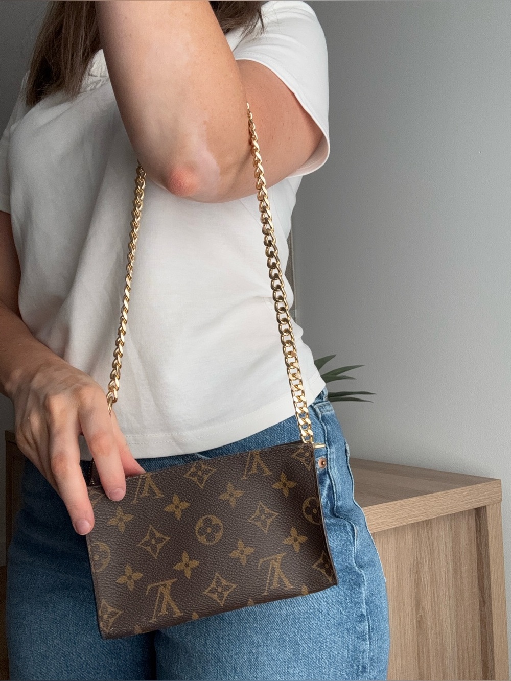 ✅AUTH✅LOUIS VUITTON POUCH - Picture 15 of 16